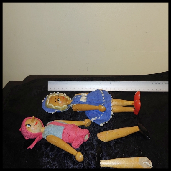 Two Vintage Polish Wooden Peg Dolls - Picture 6 of 7